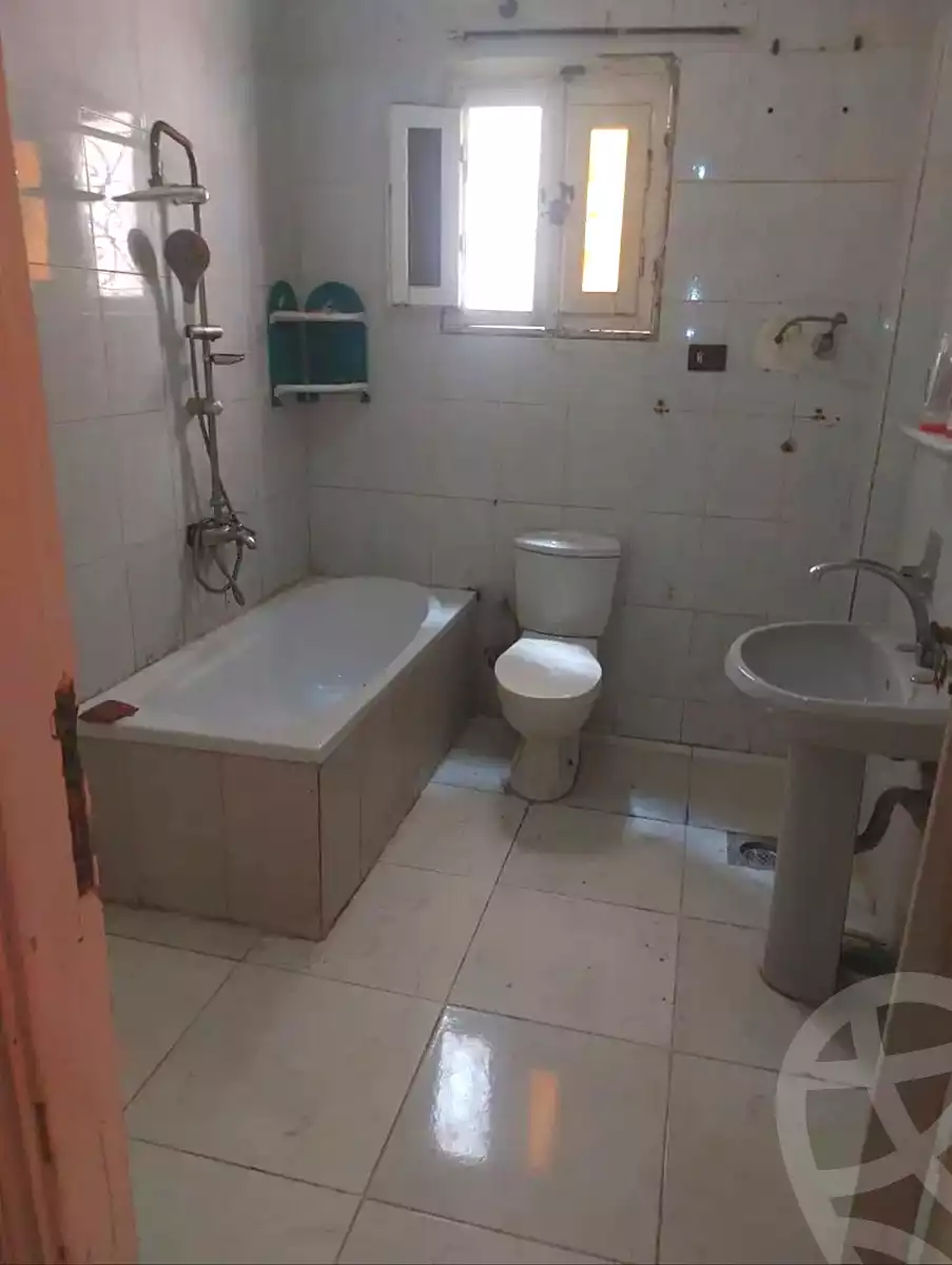 https://aqarmap.com.eg/ar/listing/7086114-for-sale-alexandria-al-agamy-lbytsh-shahr-al-assal-st