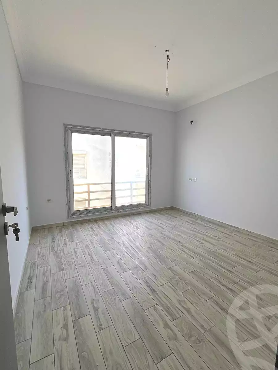 https://aqarmap.com.eg/en/listing/7088021-for-sale-cairo-new-cairo-compounds-hyde-park-park-corner-hyde-park