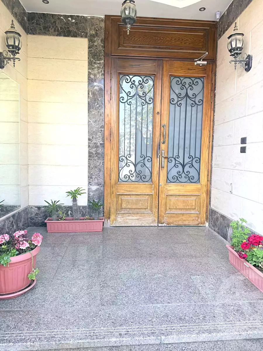 https://aqarmap.com.eg/ar/listing/7088162-for-rent-cairo-new-cairo-south-investors-mohammed-nagib-axis-st