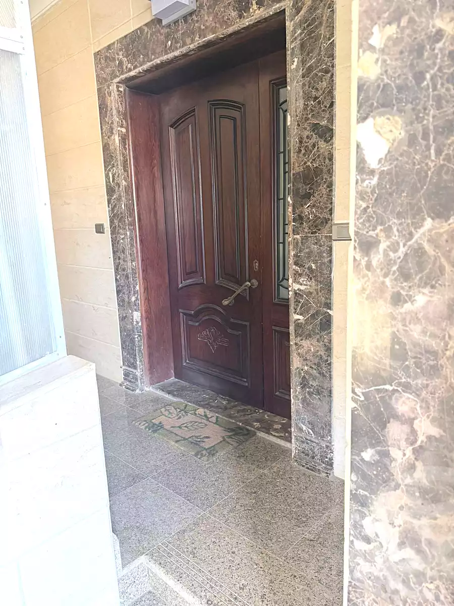 https://aqarmap.com.eg/ar/listing/7088162-for-rent-cairo-new-cairo-south-investors-mohammed-nagib-axis-st