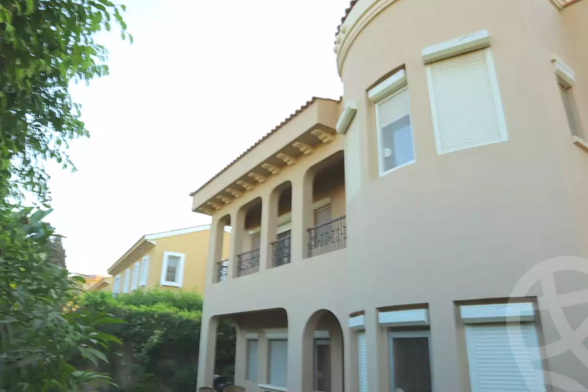 https://aqarmap.com.eg/ar/listing/7088318-for-sale-cairo-new-cairo-compounds-hyde-park-centre-ville-hyde-park