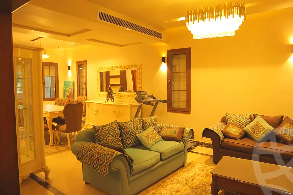 https://aqarmap.com.eg/ar/listing/7088318-for-sale-cairo-new-cairo-compounds-hyde-park-centre-ville-hyde-park