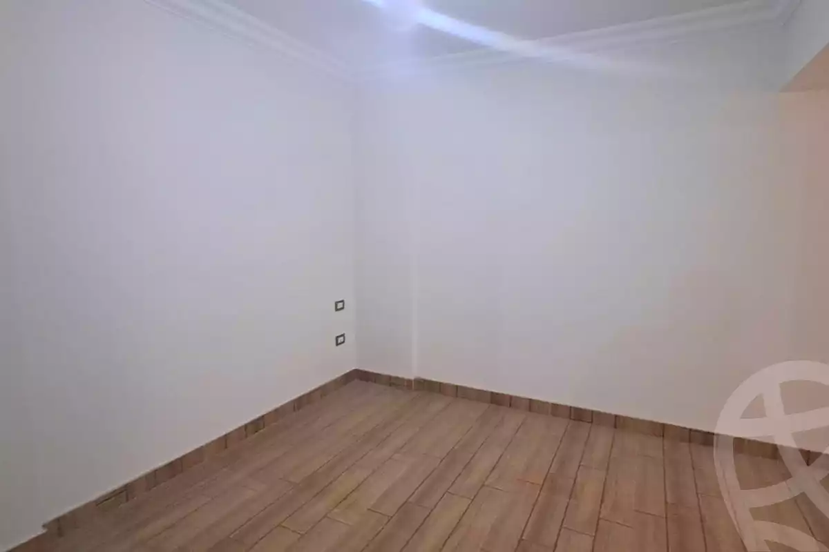 https://aqarmap.com.eg/en/listing/7088475-for-rent-alexandria-smouha-street-38