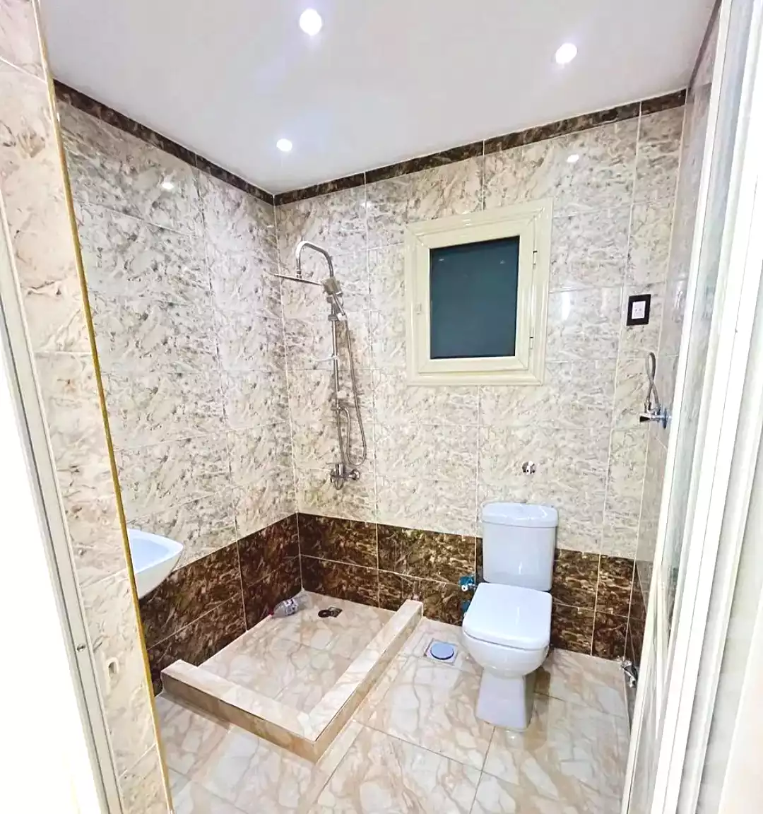 https://aqarmap.com.eg/ar/listing/7091276-for-rent-alexandria-lsywf-el-falki