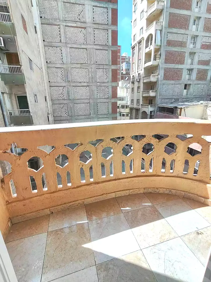 https://aqarmap.com.eg/en/listing/7091295-for-sale-alexandria-el-asafra-shr-45