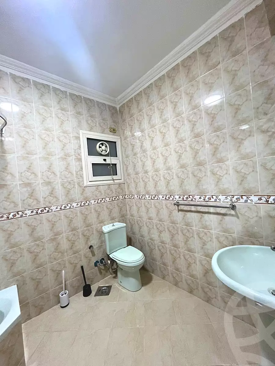 https://aqarmap.com.eg/en/listing/7092325-for-sale-cairo-new-cairo-el-ahyaa-fifth-neighborhood-street-28