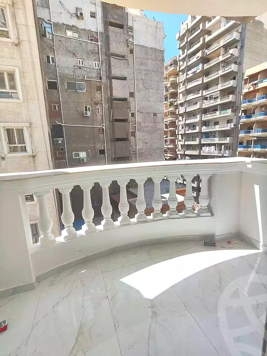 https://aqarmap.com.eg/ar/listing/7092441-for-sale-alexandria-sydy-bshr-sydy-bshr-bhry-khalil-hamada-st