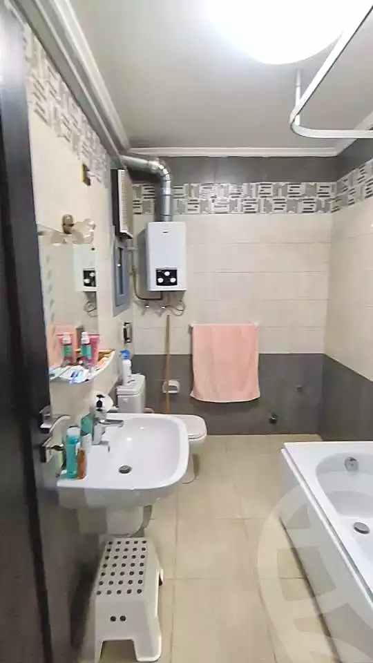 https://aqarmap.com.eg/ar/listing/7092748-for-sale-cairo-nozha-2-el-khamseen-st