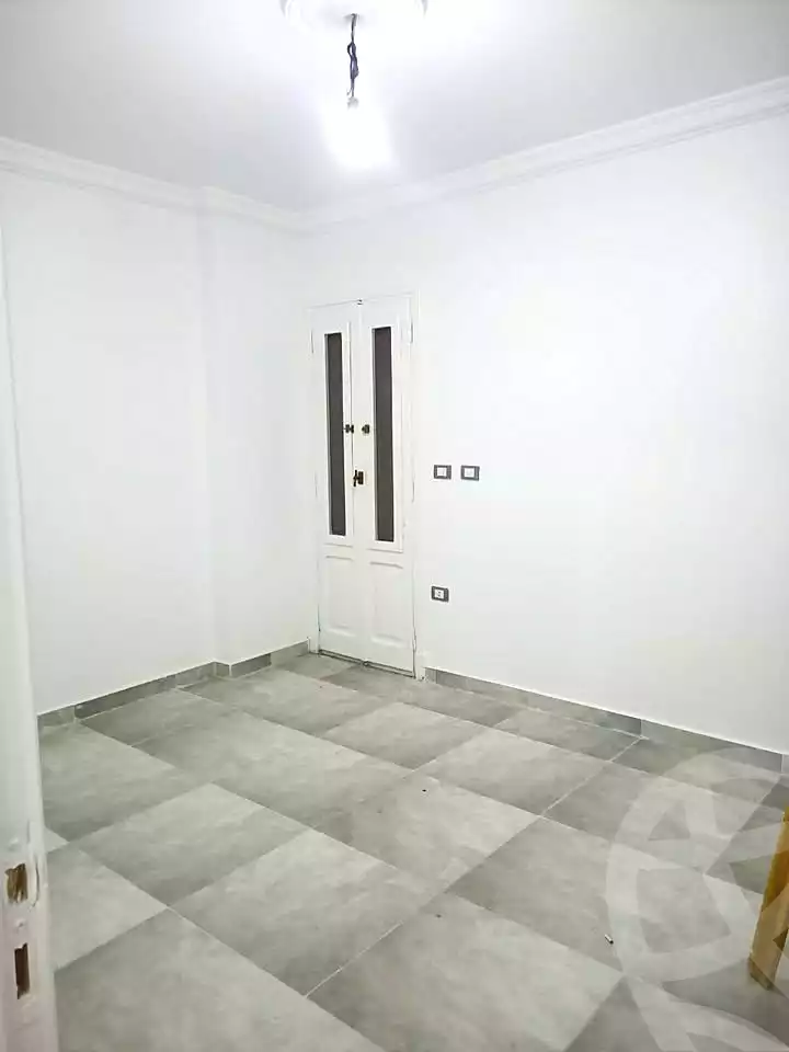 https://aqarmap.com.eg/en/listing/7075617-for-sale-alexandria-al-agamy-bw-ywsf-hosni-mubarak-st