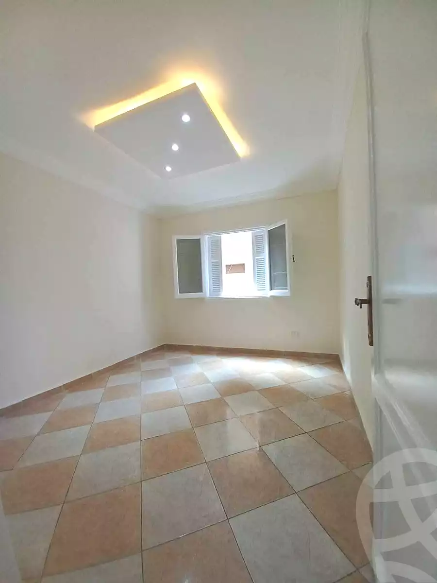 https://aqarmap.com.eg/ar/listing/7094471-for-sale-alexandria-el-asafra-shr-45