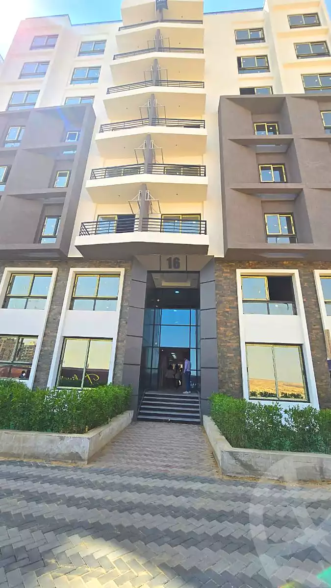 https://aqarmap.com.eg/ar/listing/7095211-for-sale-cairo-new-administrative-capital-r7-green-avenue
