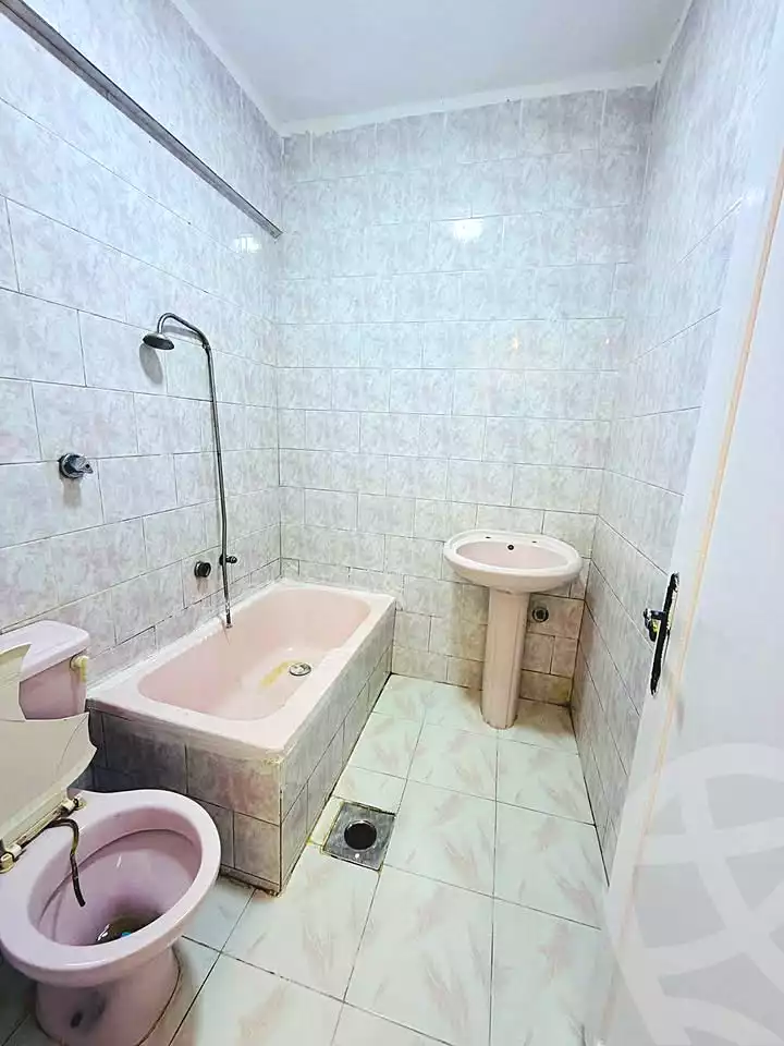 https://aqarmap.com.eg/ar/listing/7095771-for-sale-alexandria-al-agamy-shataa-el-nakheel