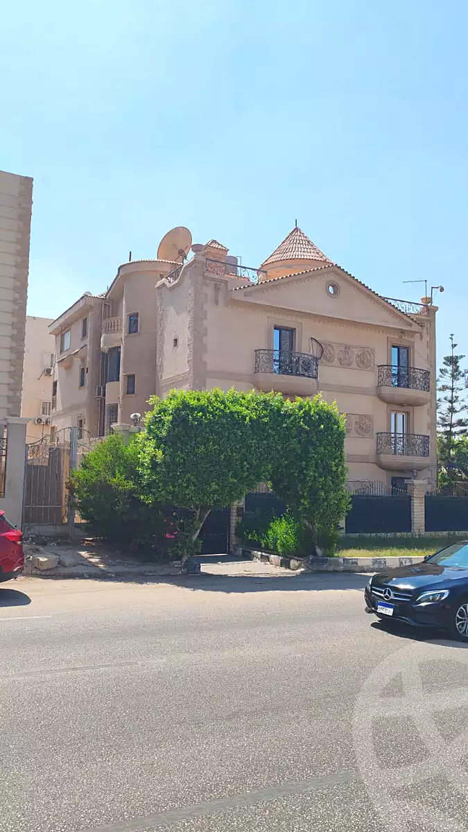 https://aqarmap.com.eg/ar/listing/7096509-for-sale-cairo-new-cairo-el-ahyaa-first-neighborhood-omar-ibn-abd-el-aziz-st