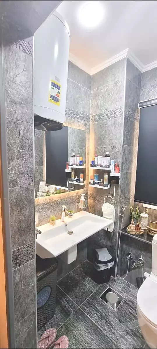 https://aqarmap.com.eg/en/listing/7096873-for-rent-cairo-new-cairo-compounds-hyde-park