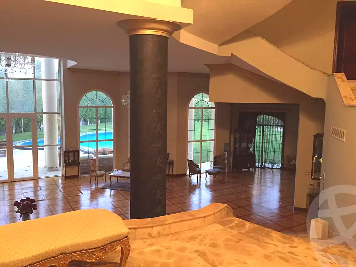 https://aqarmap.com.eg/ar/listing/7097135-for-sale-cairo-6th-of-october-compounds-royal-hills