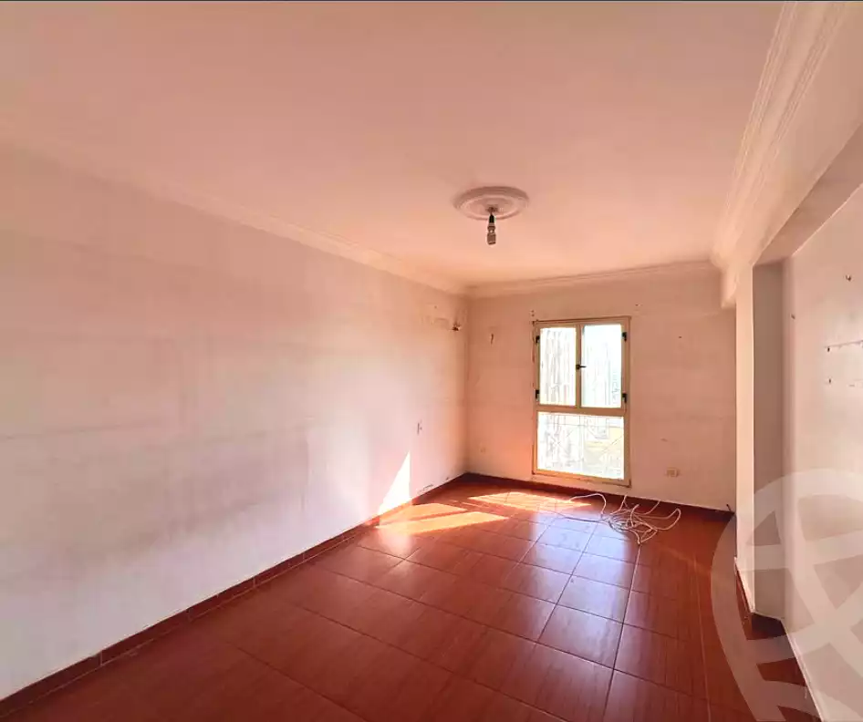 https://aqarmap.com.eg/en/listing/7097169-for-sale-alexandria-moharram-bey-el-gehaz-el-markazy-compound