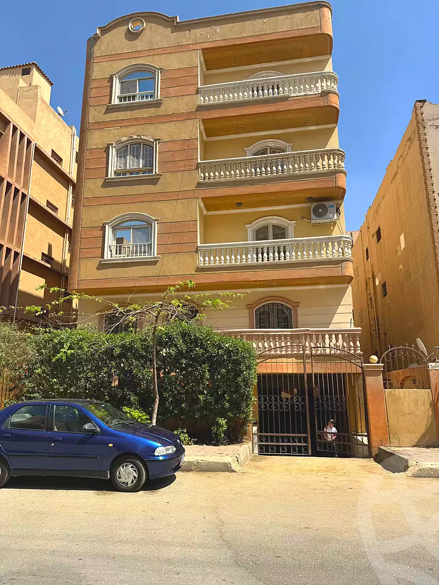 https://aqarmap.com.eg/ar/listing/7097180-for-sale-cairo-6th-of-october-compounds-kmbwnd-b-twn-ryl-styt-llttwyr