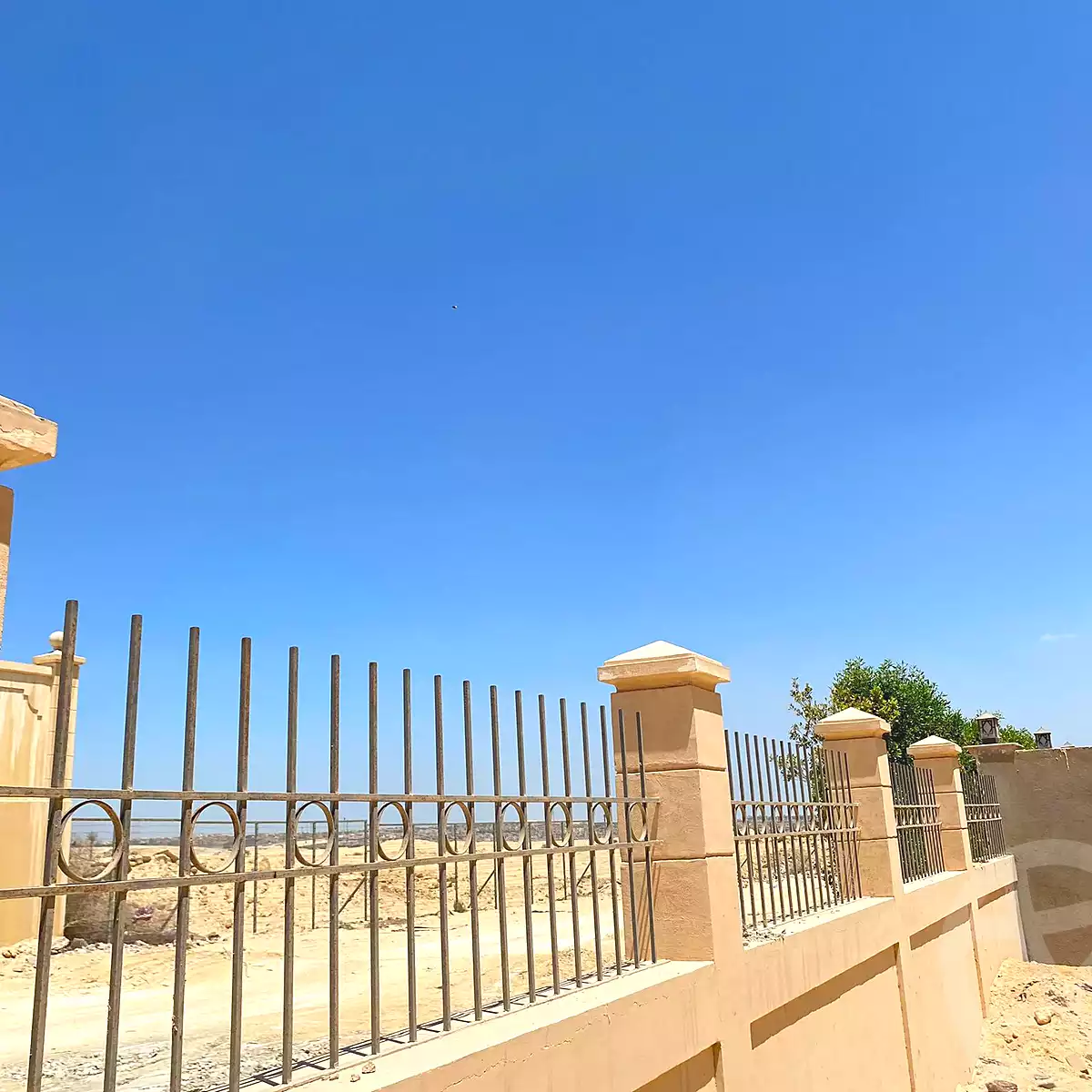 https://aqarmap.com.eg/ar/listing/7097197-for-sale-cairo-6th-of-october-compounds-dream-land-flower-resort