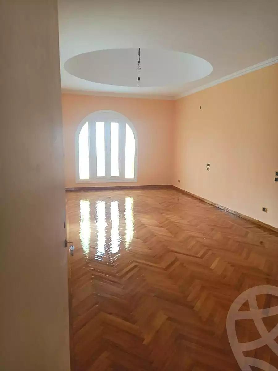 https://aqarmap.com.eg/ar/listing/7097115-for-sale-cairo-6th-of-october-compounds-mena-garden-city