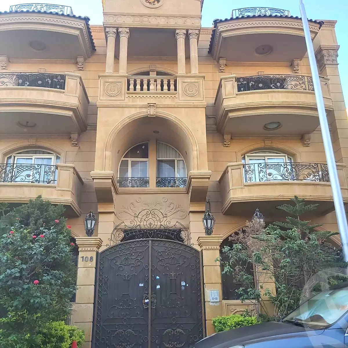 https://aqarmap.com.eg/ar/listing/7097699-for-sale-cairo-new-cairo-el-ahyaa-first-neighborhood-street-1