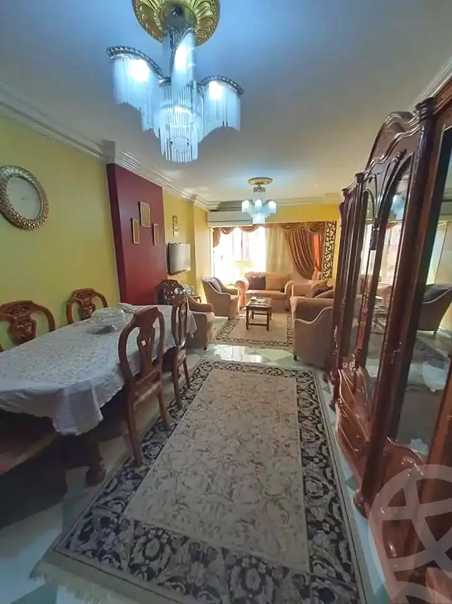 https://aqarmap.com.eg/ar/listing/7098503-for-sale-alexandria-moharram-bey-kanal-al-mahmoudeya-al-bahri-st