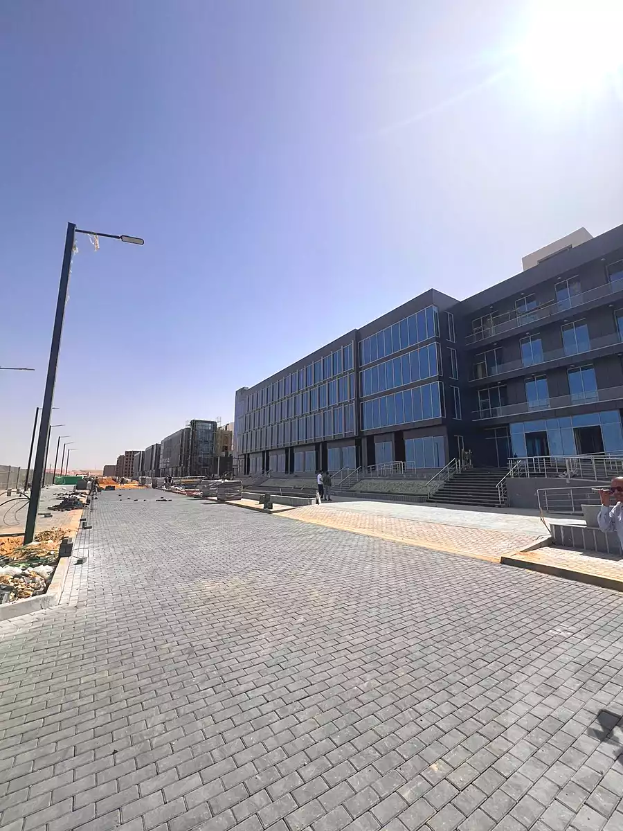 https://aqarmap.com.eg/ar/listing/7099645-for-sale-cairo-new-administrative-capital-r7-de-joya-strip-mall-3-taj-misr