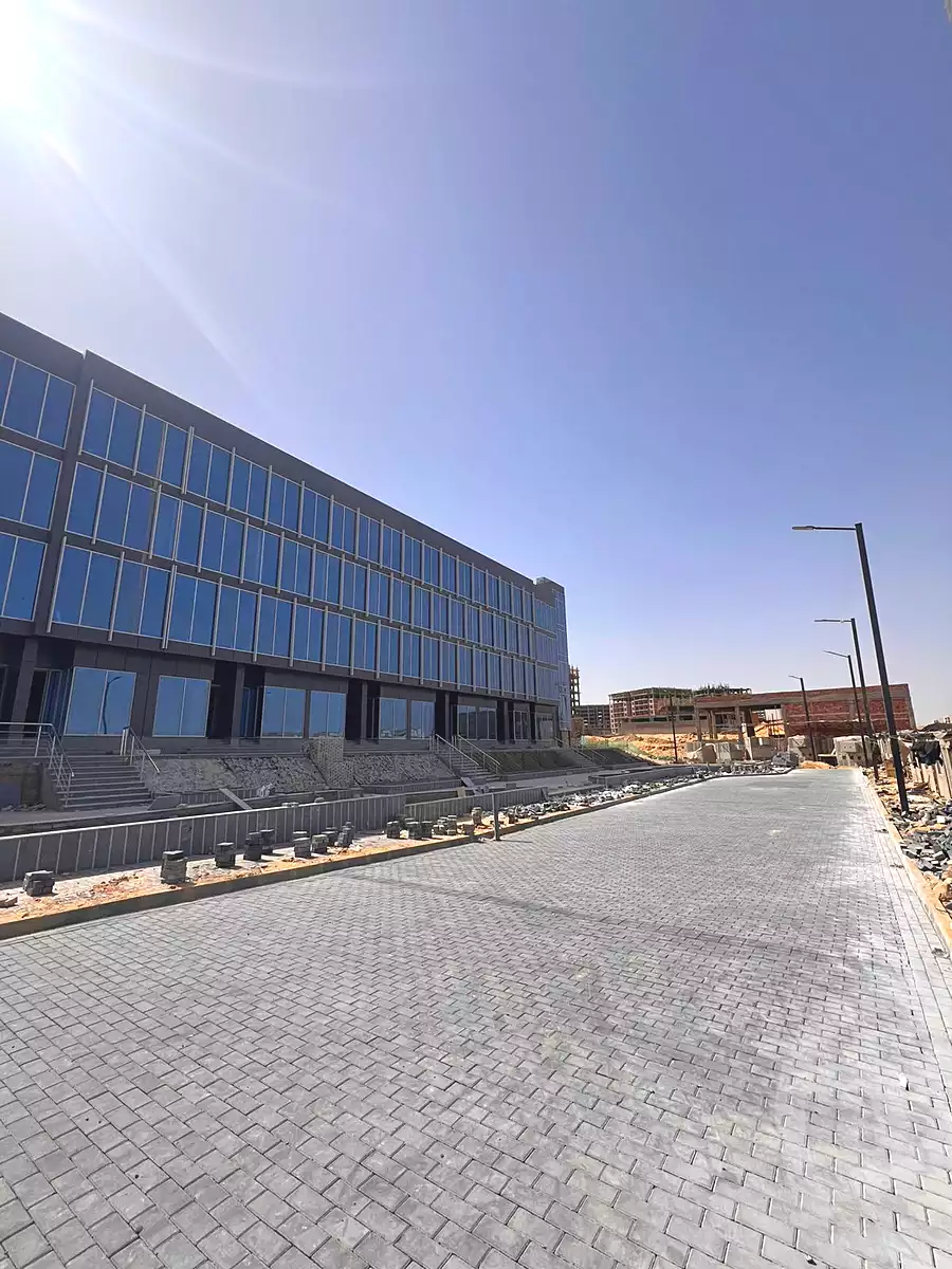 https://aqarmap.com.eg/ar/listing/7099645-for-sale-cairo-new-administrative-capital-r7-de-joya-strip-mall-3-taj-misr