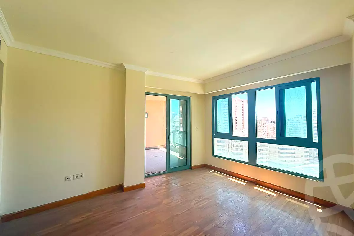 https://aqarmap.com.eg/ar/listing/7100034-for-rent-alexandria-san-stefano-san-stefano-grand-plaza