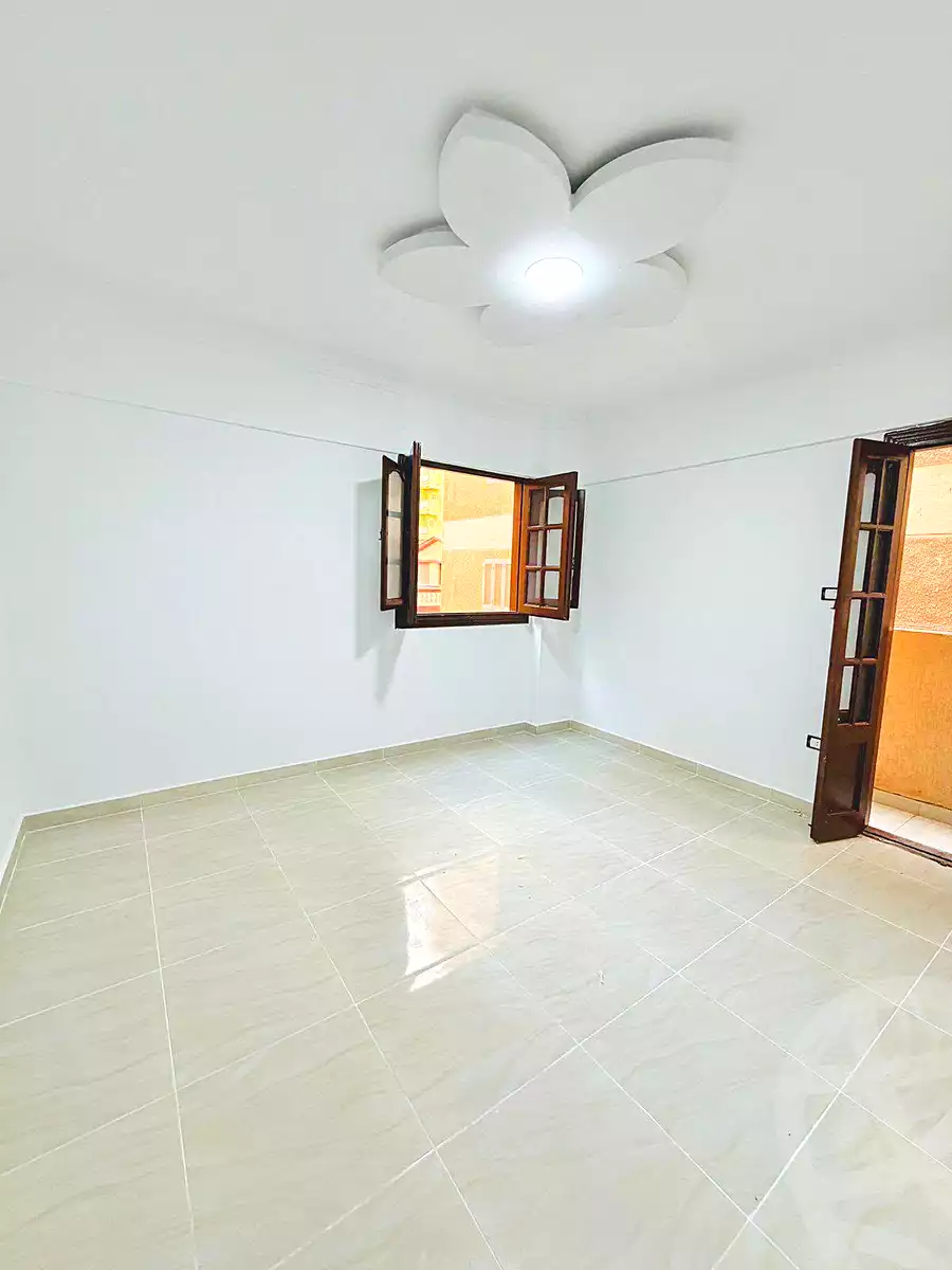 https://aqarmap.com.eg/ar/listing/7100125-for-sale-alexandria-al-agamy-shataa-el-nakheel