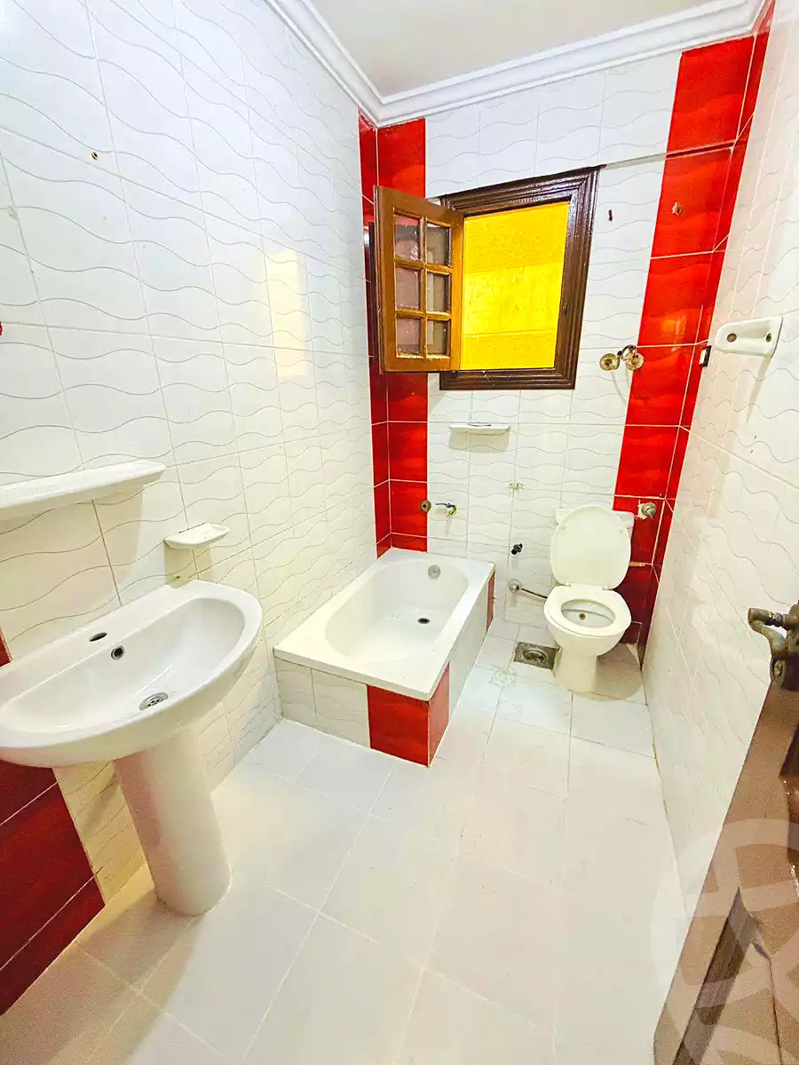 https://aqarmap.com.eg/ar/listing/7100133-for-sale-alexandria-al-agamy-shataa-el-nakheel