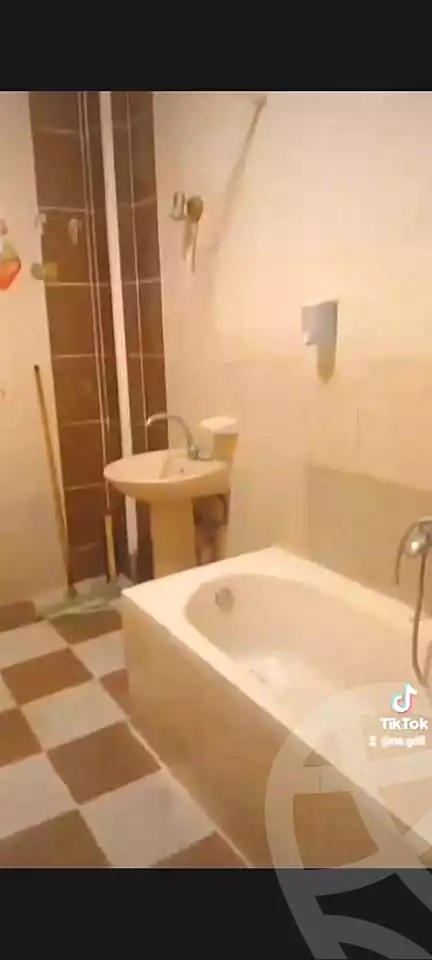 https://aqarmap.com.eg/en/listing/7100605-for-sale-alexandria-al-agamy-el-hanouvel