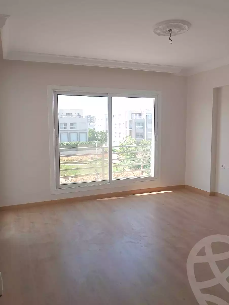 https://aqarmap.com.eg/ar/listing/7101393-for-rent-cairo-new-cairo-compounds-hyde-park-hpr-hyde-park