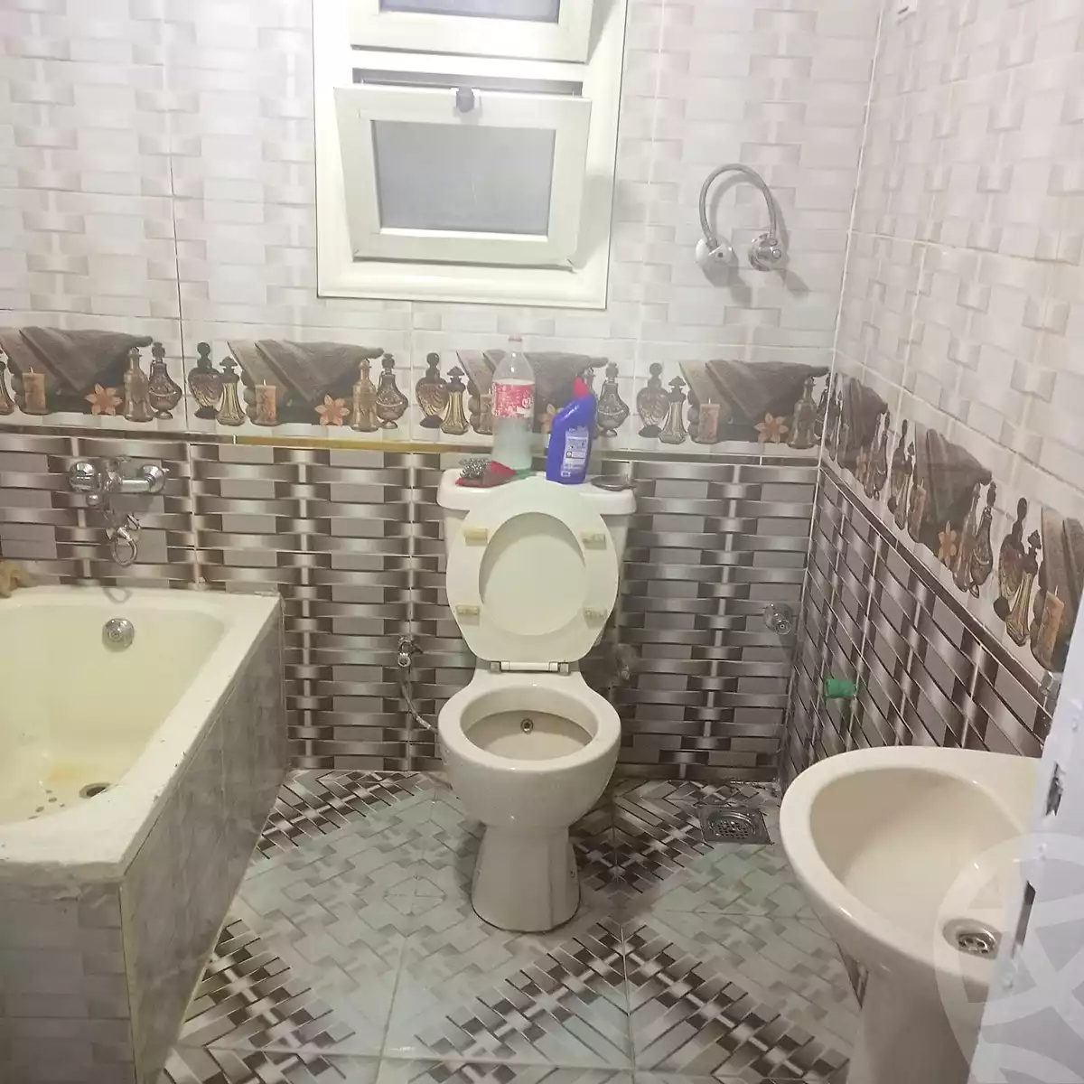 https://aqarmap.com.eg/ar/listing/7102408-for-sale-cairo-nozha-2-el-khamseen-st