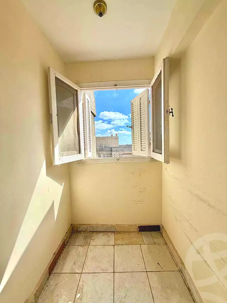 https://aqarmap.com.eg/ar/listing/7103061-for-sale-alexandria-al-agamy-lbytsh-el-hanafeya-st