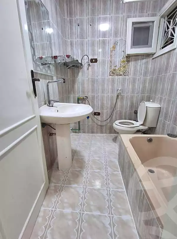 https://aqarmap.com.eg/ar/listing/7103120-for-sale-alexandria-al-agamy-shataa-el-nakheel