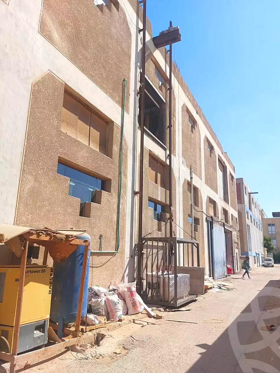 https://aqarmap.com.eg/ar/listing/7103429-for-sale-cairo-6th-of-october-el-mantqa-el-snaaaya-industrial-zone-1