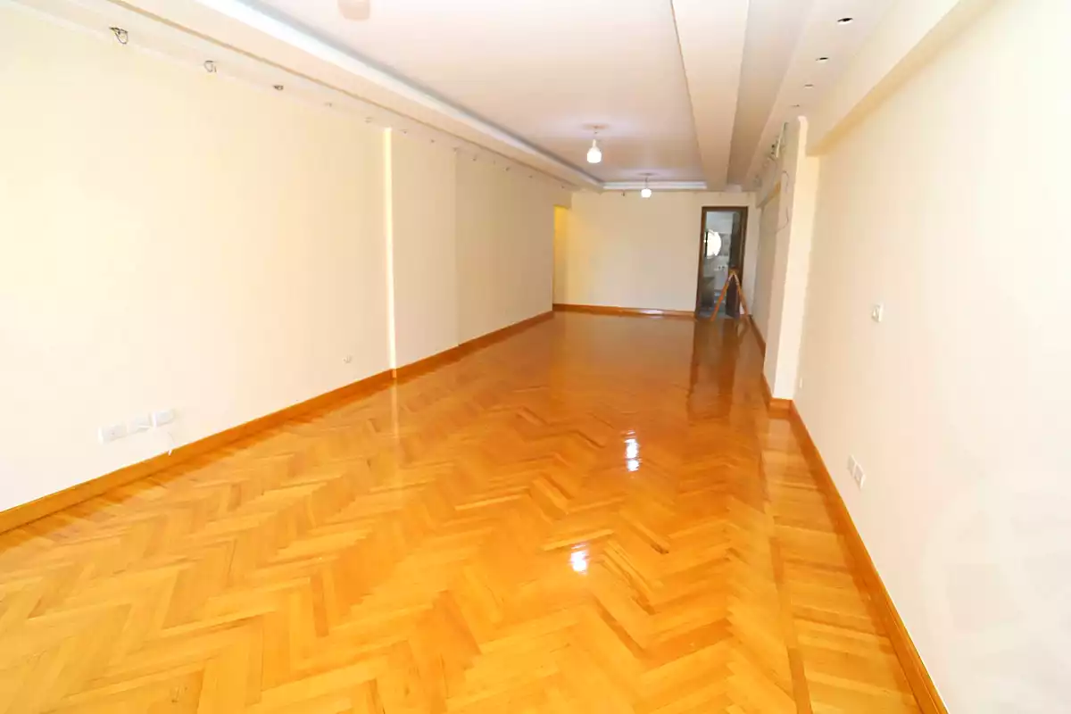 https://aqarmap.com.eg/ar/listing/7104218-for-sale-alexandria-l-zryt-champollion-st