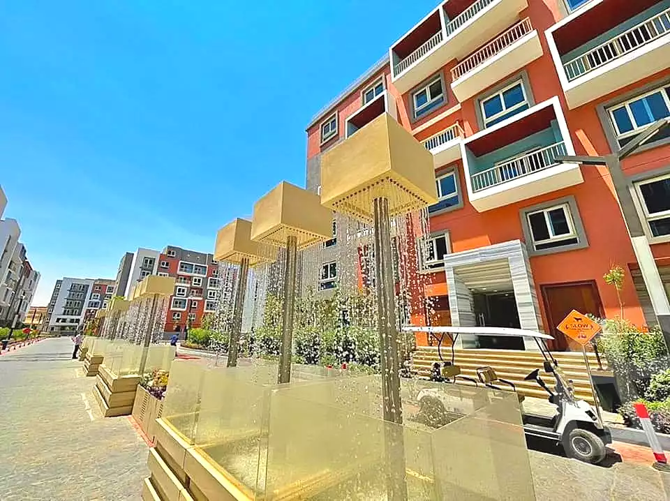 https://aqarmap.com.eg/ar/listing/7104371-for-sale-cairo-new-cairo-compounds-mwrd-fq-llttwyr