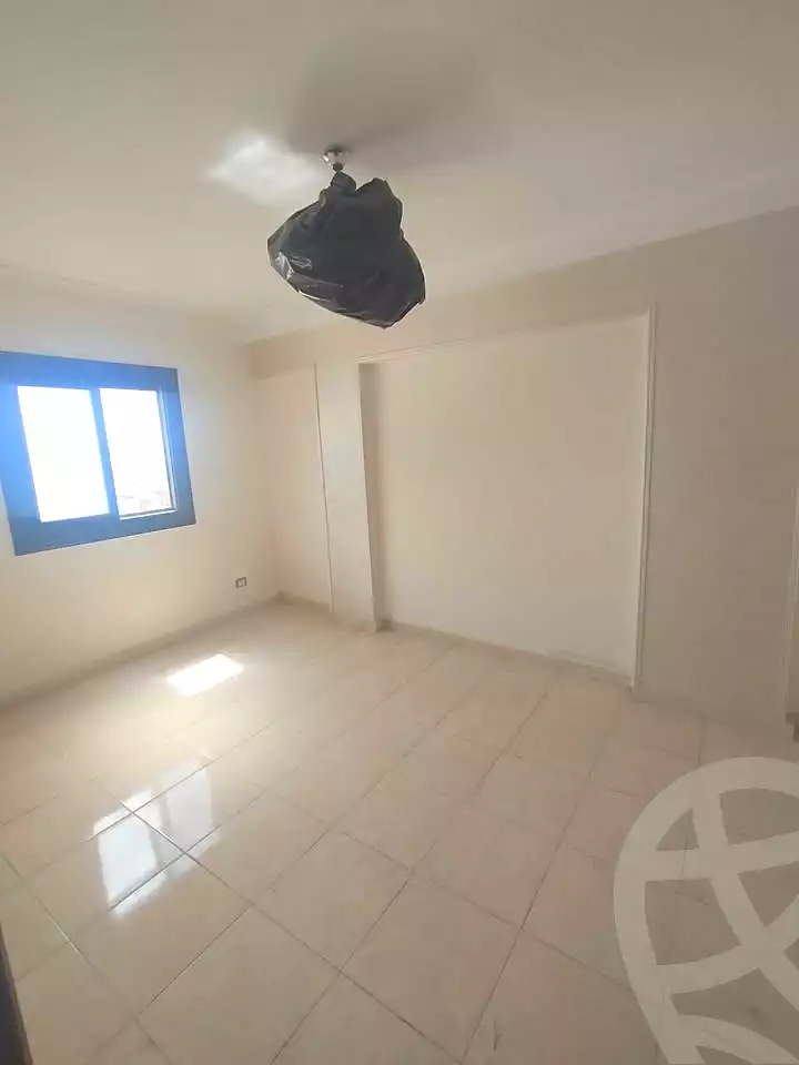 https://aqarmap.com.eg/ar/listing/7105581-for-sale-alexandria-al-agamy-lbytsh-el-saleheen-mosque-st