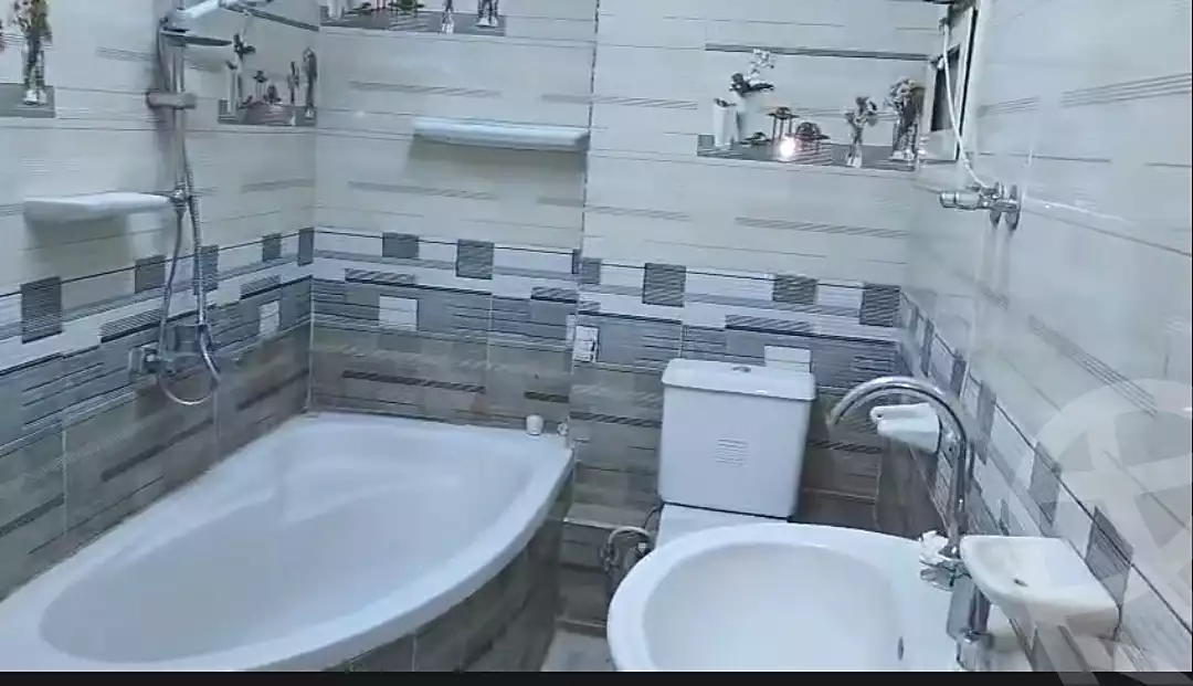 https://aqarmap.com.eg/ar/listing/7107008-for-sale-cairo-elnozha-Streettt-27