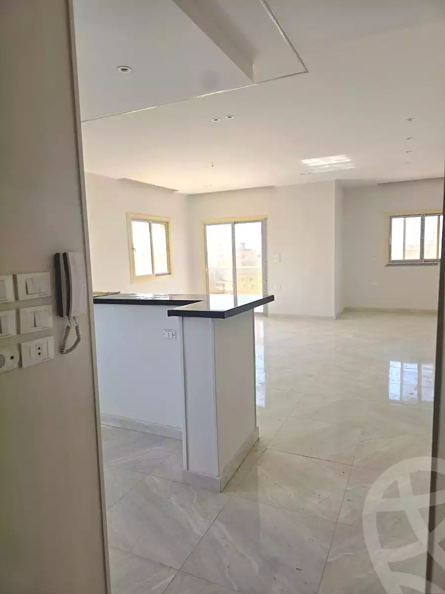 https://aqarmap.com.eg/ar/listing/7108835-for-rent-cairo-new-cairo-ganob-el-akadamiya-south-academy-b-taha-hussein-st