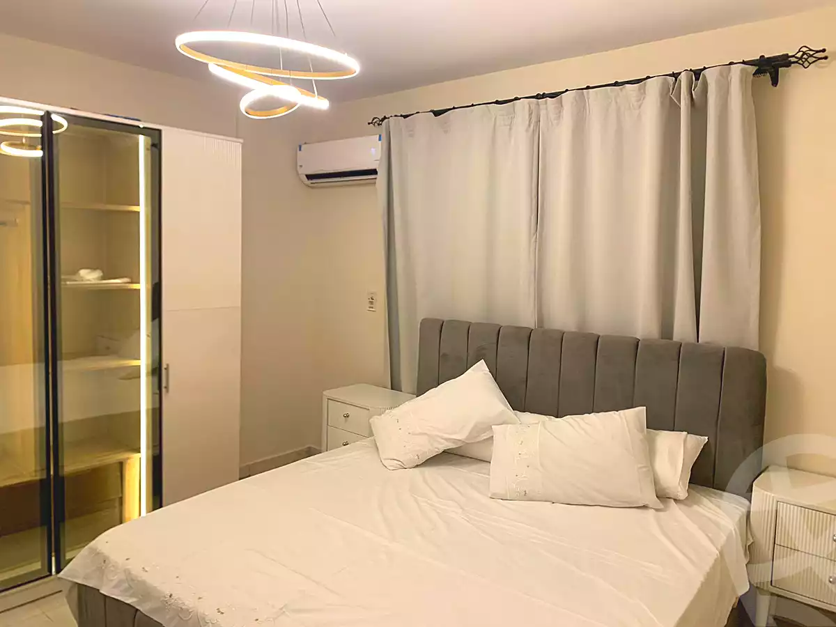 https://aqarmap.com.eg/ar/listing/7108892-for-rent-cairo-new-cairo-lrhb-city-phase-1-ahmed-rami-st