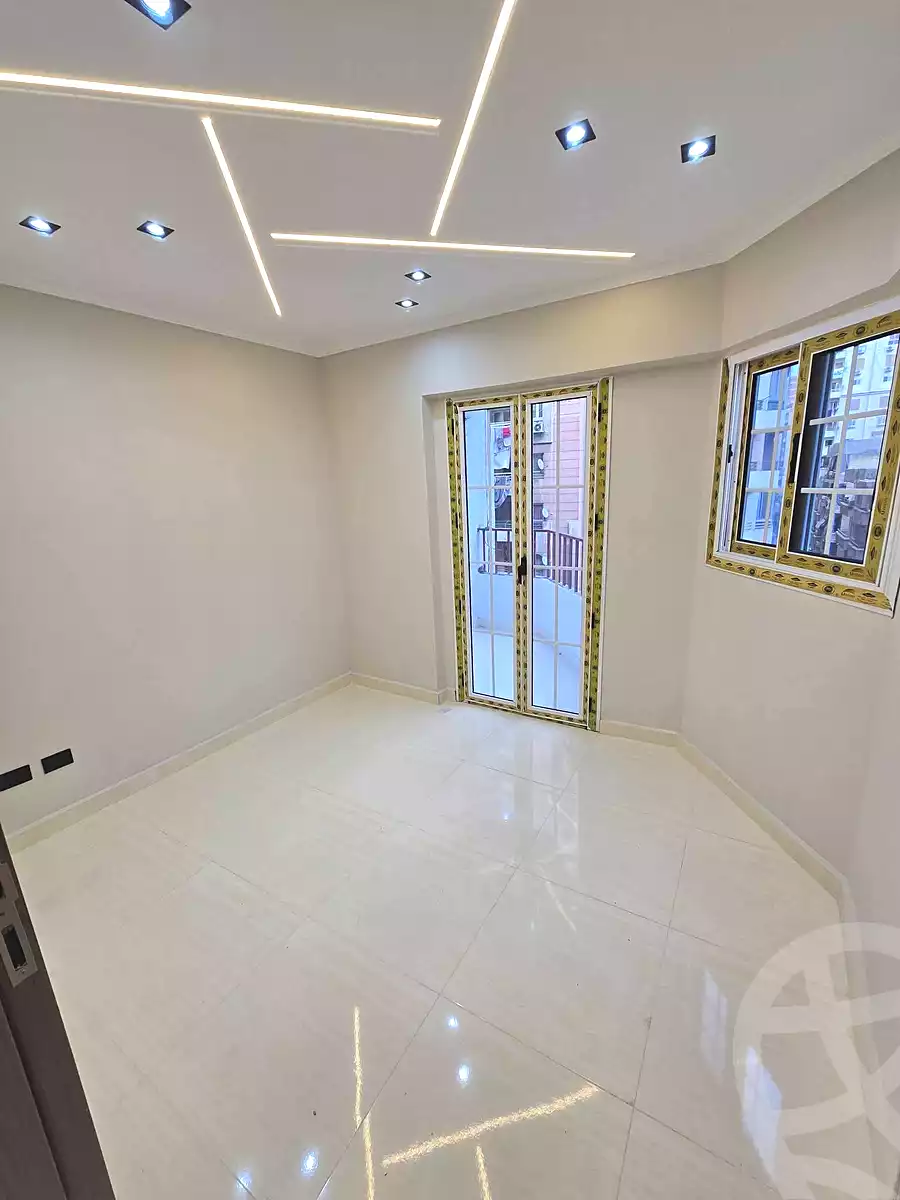 https://aqarmap.com.eg/en/listing/7109088-for-sale-alexandria-el-mandara-alex-el-mandara-bahri