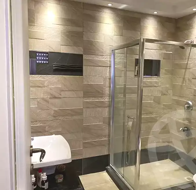 https://aqarmap.com.eg/ar/listing/7109732-for-rent-alexandria-ganaklis
