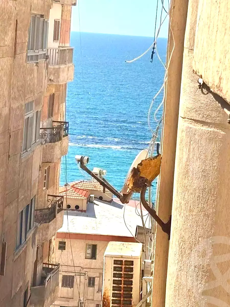 https://aqarmap.com.eg/ar/listing/7109878-for-sale-alexandria-el-asafra-l-sfr-bhry-atlas-st