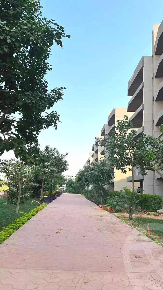 https://aqarmap.com.eg/ar/listing/7110436-for-sale-cairo-new-cairo-lmstqbl-syty-compounds-zyzyny-lmstqbl-rdk-llttwyr