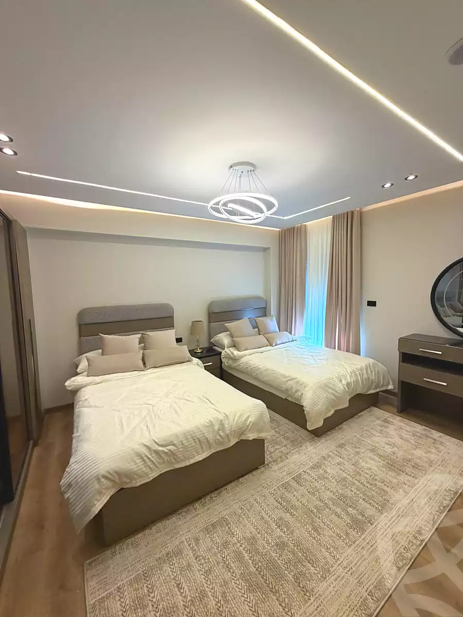 https://aqarmap.com.eg/ar/listing/7110586-for-sale-cairo-new-cairo-compounds-mwrd-fq-llttwyr