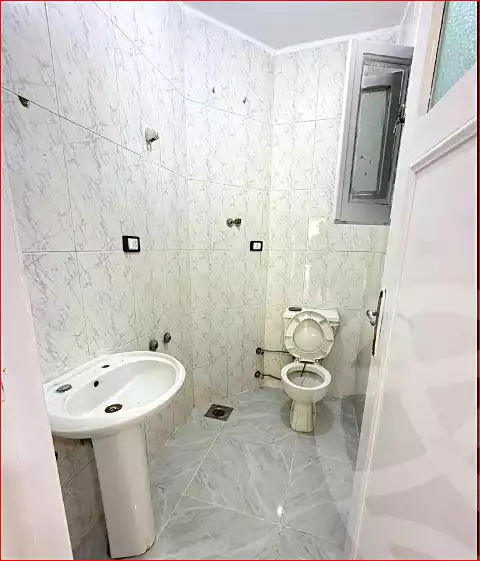 https://aqarmap.com.eg/ar/listing/7110979-for-sale-alexandria-al-agamy-shataa-el-nakheel
