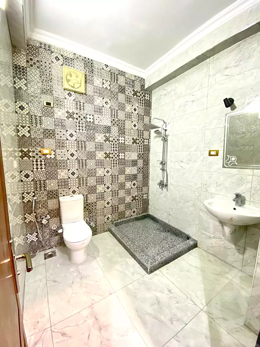 https://aqarmap.com.eg/en/listing/7111596-for-rent-cairo-new-cairo-el-ahyaa-fourth-neighborhood-street-1