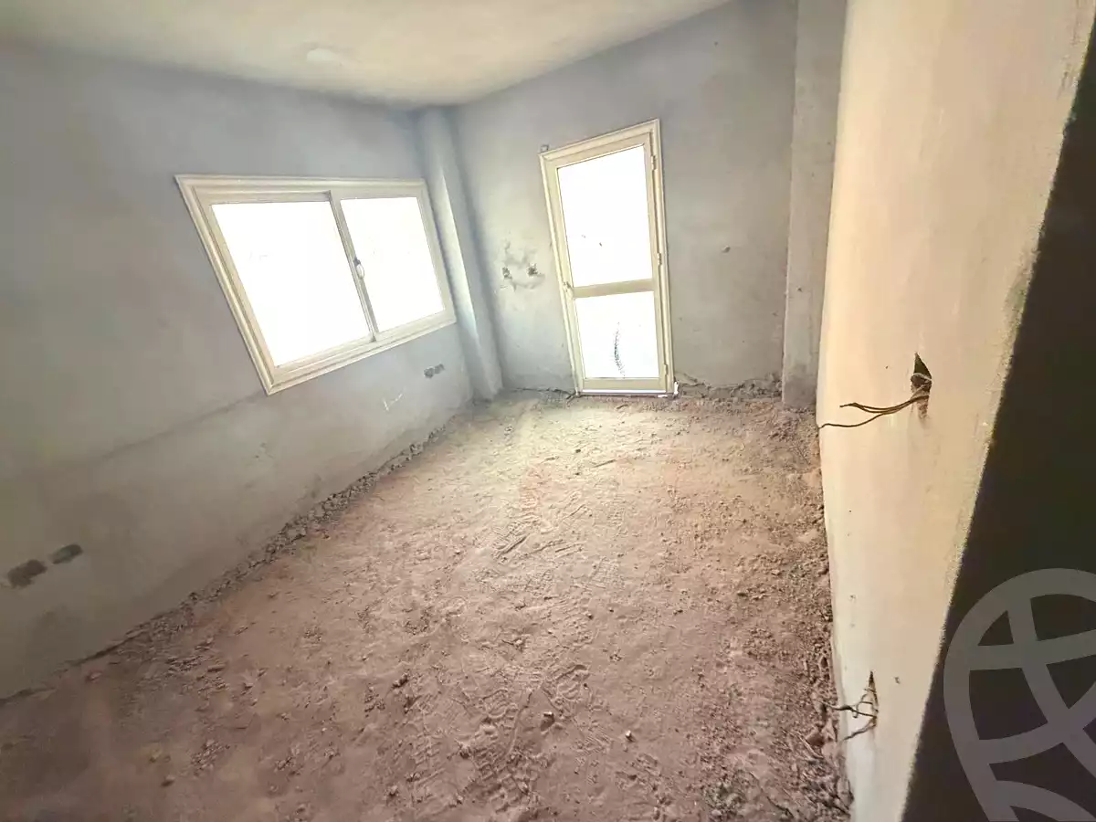 https://aqarmap.com.eg/en/listing/7112756-for-sale-cairo-new-cairo-compounds-bankers-compound